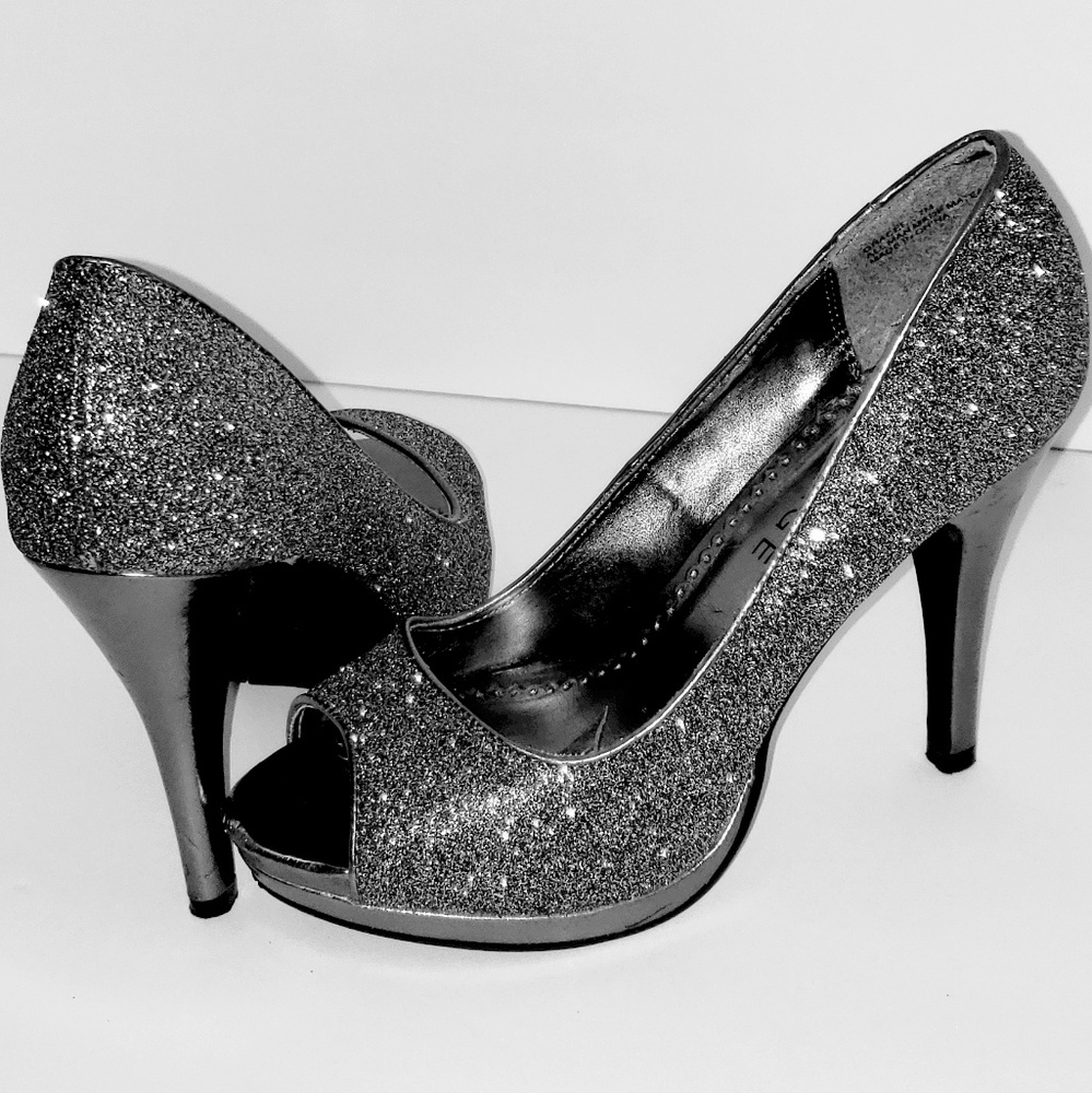 Rampage Charcoal heels